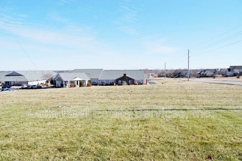 521 Sky Vue Dr - Photo 3 of 12