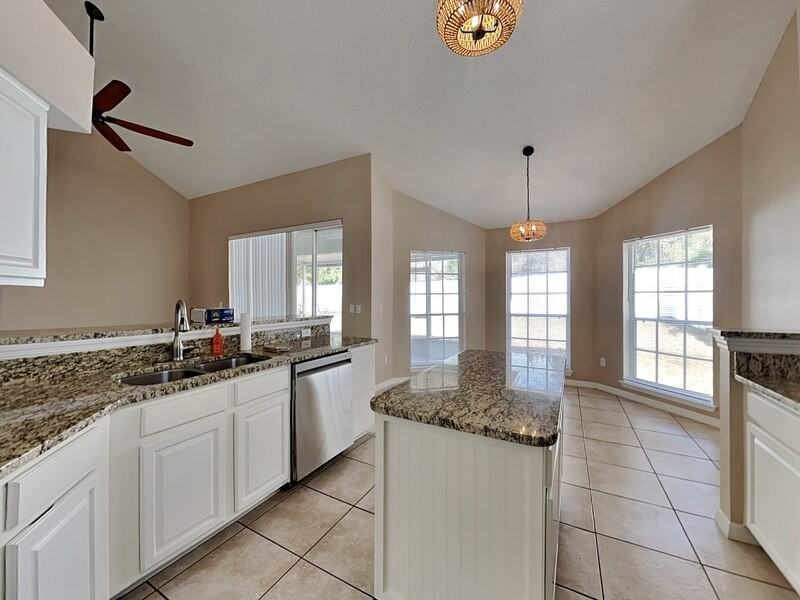 1428 Oberlin Ter - Photo 4 of 29