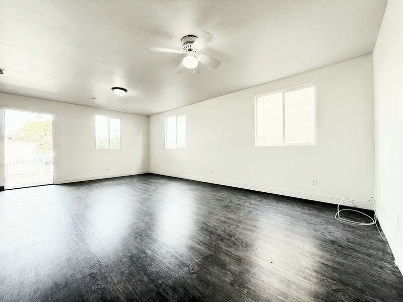 1440 E 42nd St - Photo 3 of 22