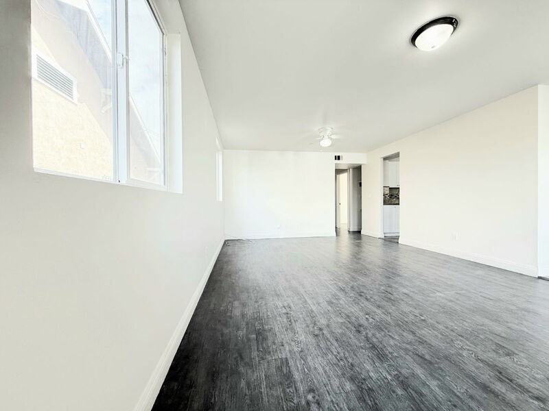 1440 E 42nd St - Photo 5 of 22