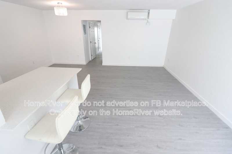 900 6th St #3 - Photo 5 of 23