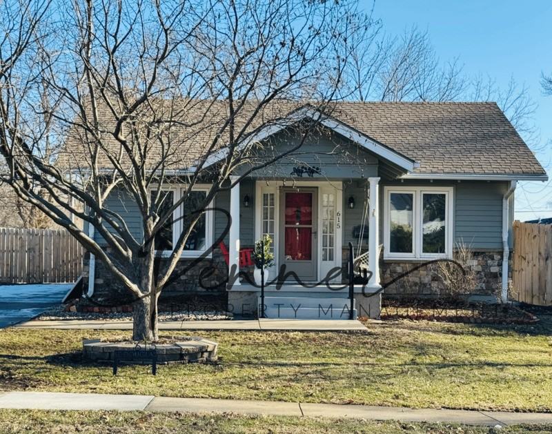 615 Se Douglas St - Photo 2 of 12