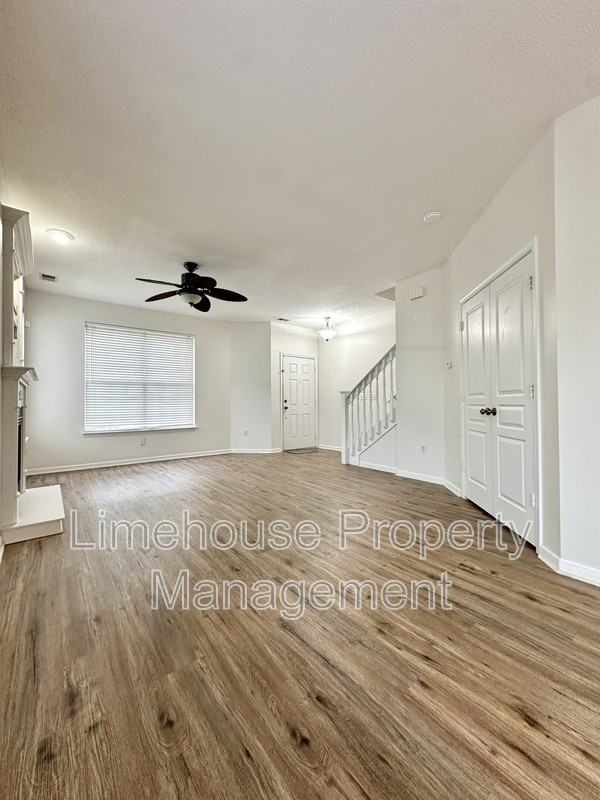 5872 Ludington Dr - Photo 3 of 22