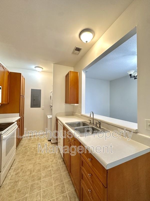 5872 Ludington Dr - Photo 7 of 22