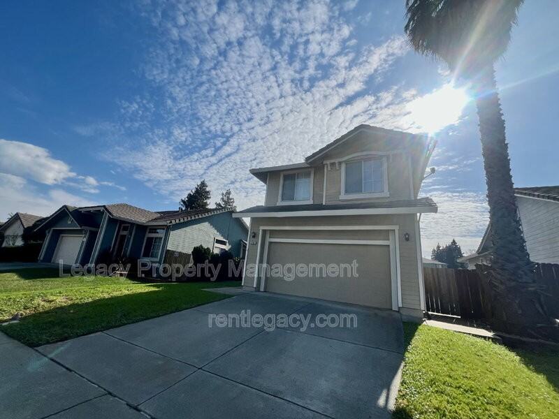 2750 Parkview Ter - Photo 3 of 35