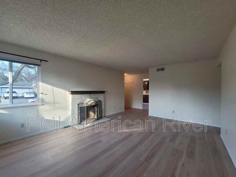 602 Lelandhaven Way - Photo 2 of 19