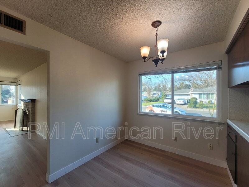 602 Lelandhaven Way - Photo 3 of 19