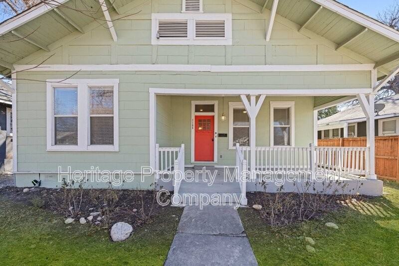 1106 W Summit Ave - Photo 2 of 38