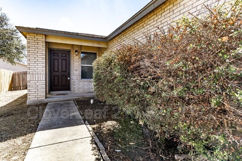 10006 Sungate Park - Photo 4 of 29