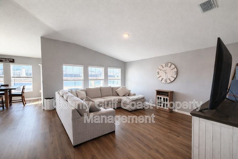 12668 Hysmith Loop - Photo 2 of 17