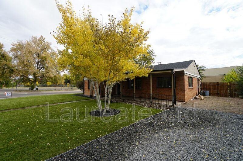 2880 N Harrison St - Photo 2 of 22