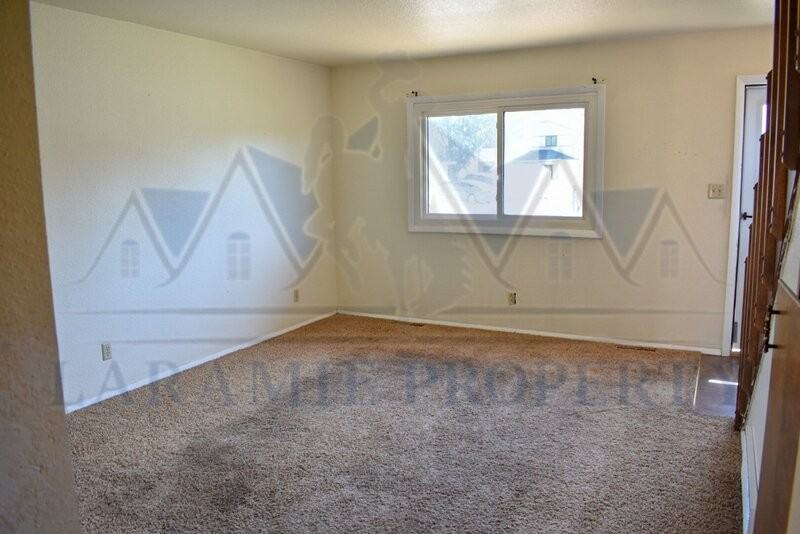 1366 N 19th St - Photo 6 of 8