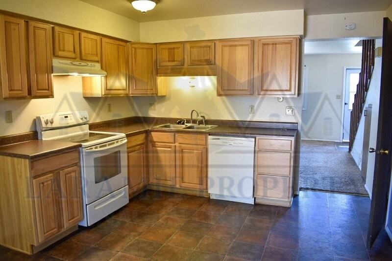 1366 N 19th St - Photo 7 of 8