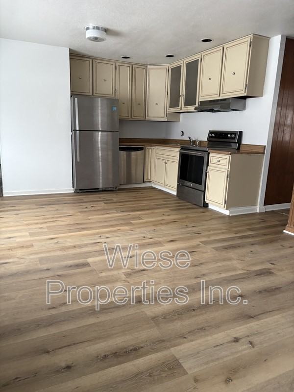 1837 Camden St - Photo 4 of 4