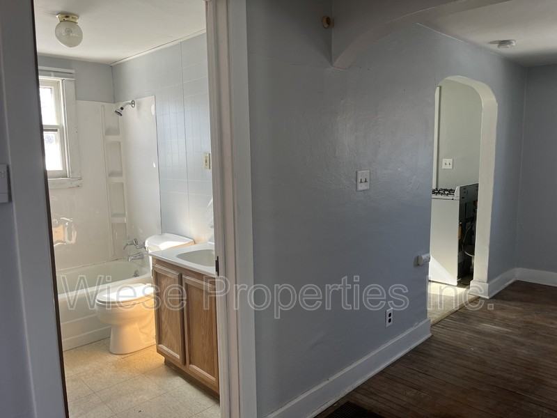 2013 S Spring St - Photo 3 of 6