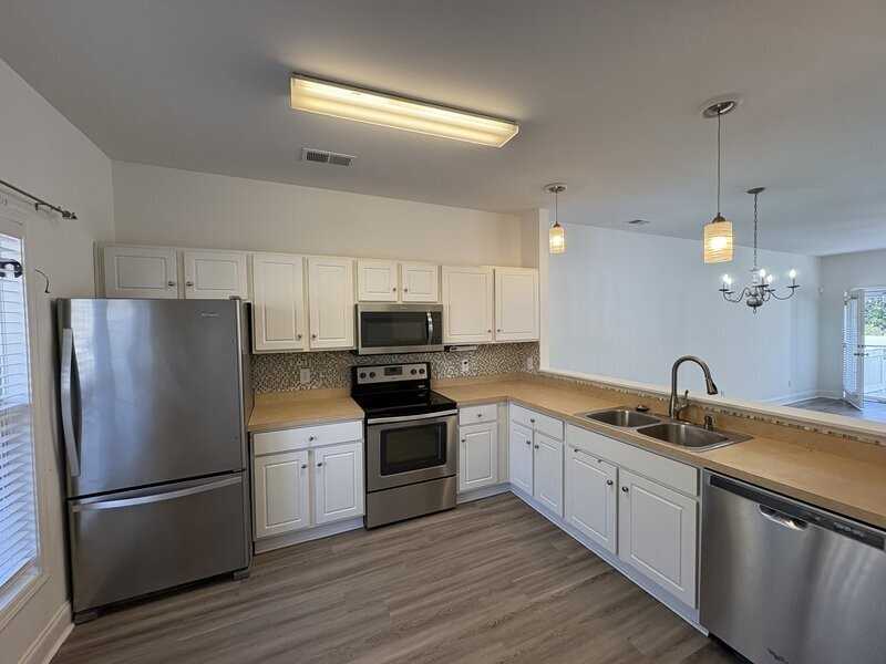 1921 Wayne St - Photo 2 of 23