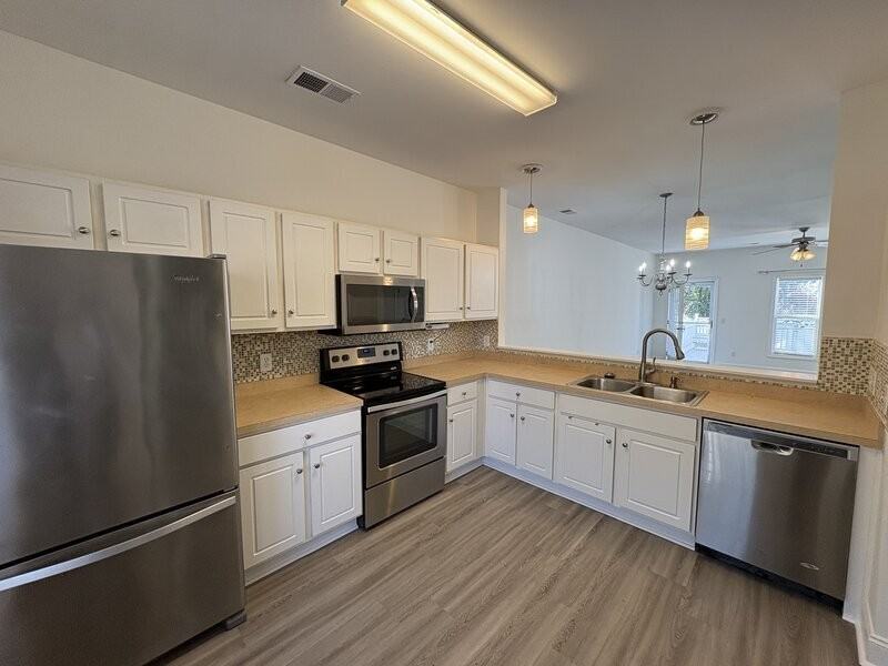 1921 Wayne St - Photo 3 of 23