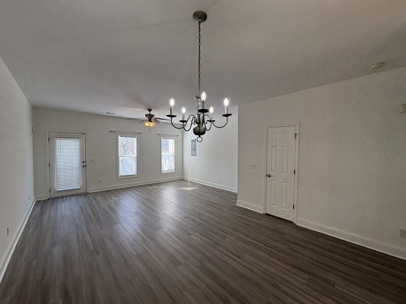 1921 Wayne St - Photo 4 of 23