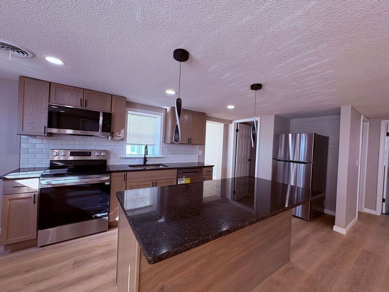 8622 Walker Ave - Photo 6 of 14