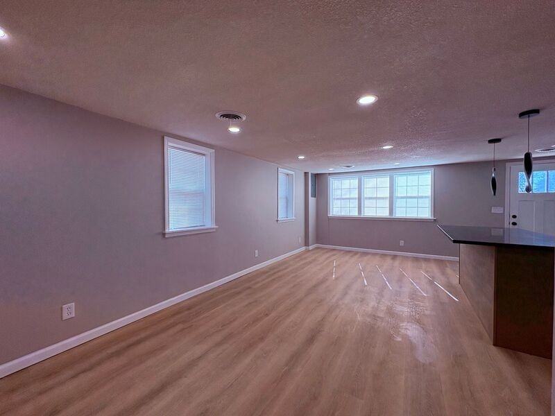 8622 Walker Ave - Photo 7 of 14