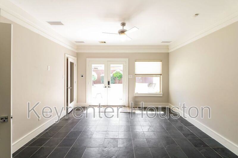 4313 Floyd St - Photo 4 of 15