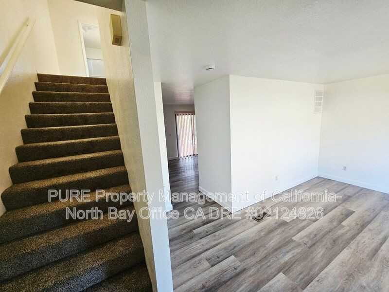 521 Sherry Dr - Photo 3 of 14