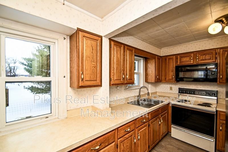 2227 New Milford Rd - Photo 6 of 14