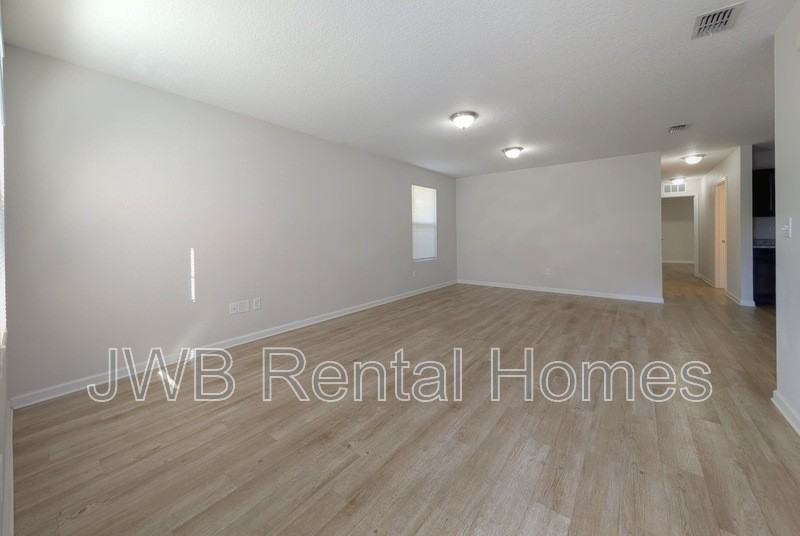 8197 Free Ave - Photo 5 of 18