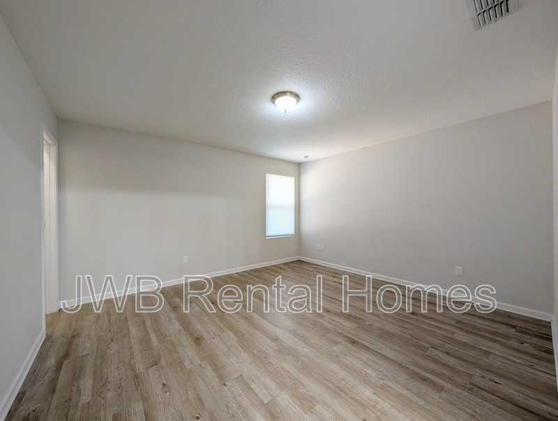 8197 Free Ave - Photo 7 of 18