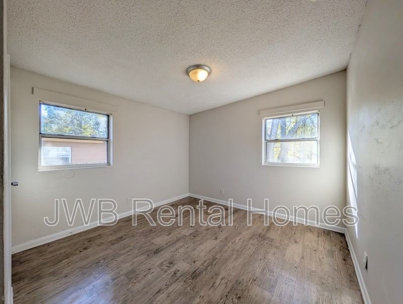 3118 Dignan St - Photo 6 of 17