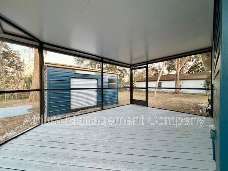 435 Pleasant St - Photo 5 of 38