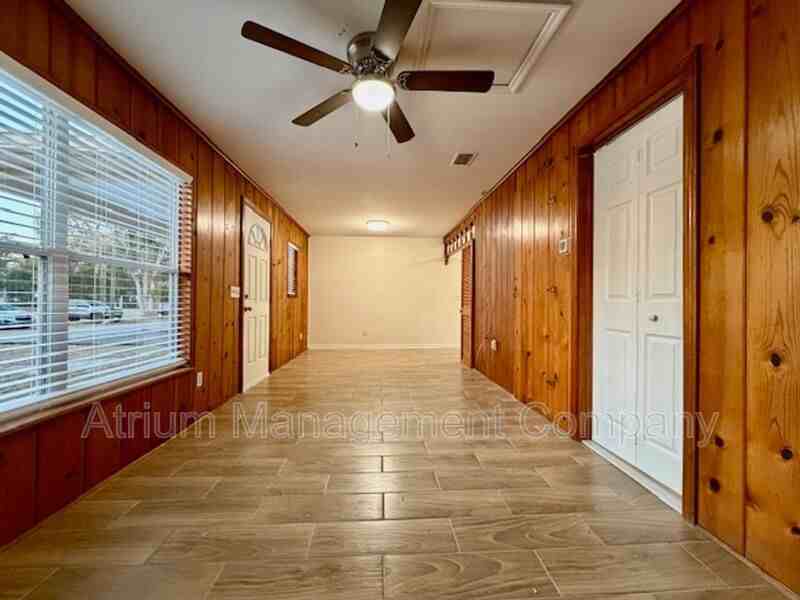 435 Pleasant St - Photo 7 of 38