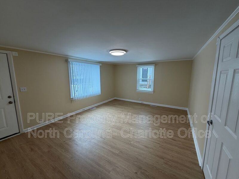 641 Wilson St - Photo 3 of 21