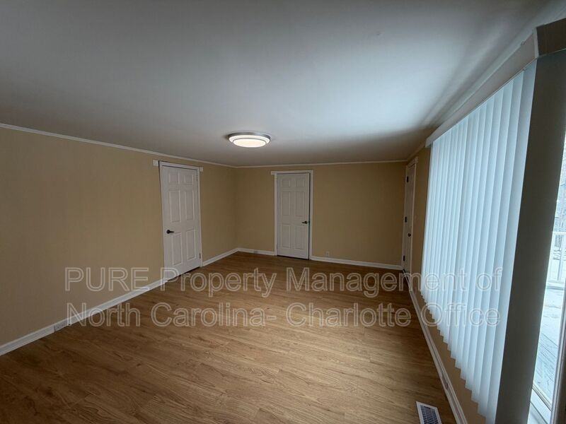 641 Wilson St - Photo 4 of 21