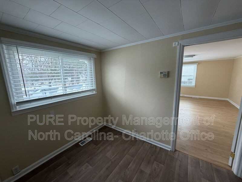 641 Wilson St - Photo 5 of 21