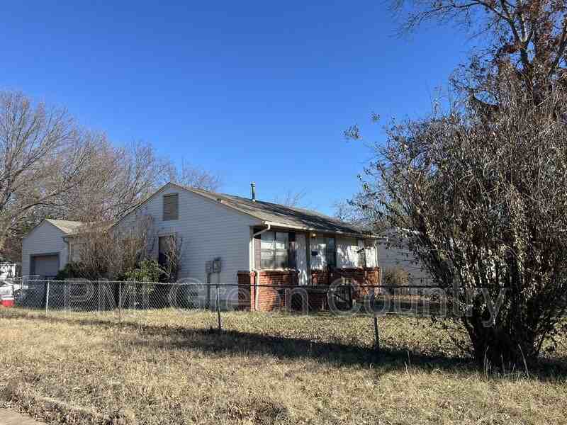 337 W 47th St N - Photo 3 of 14