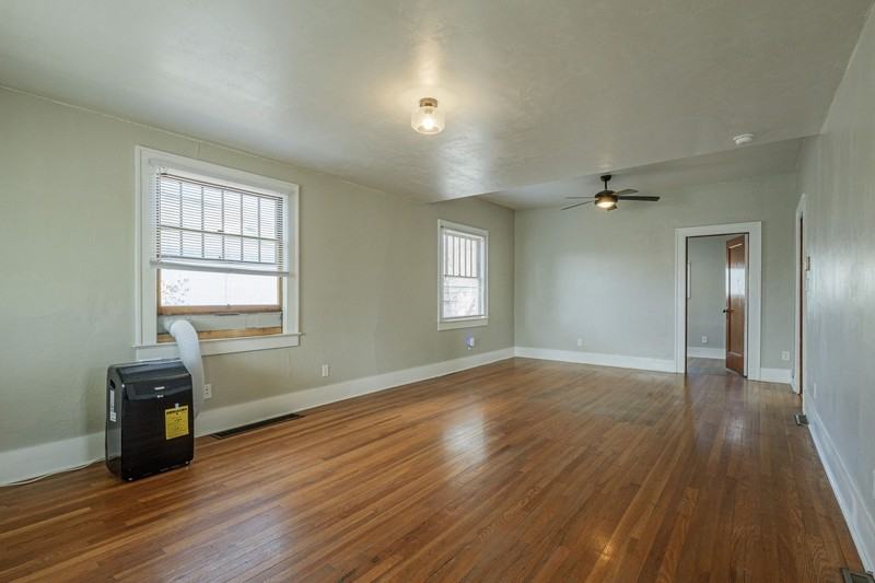 1258 Colorado Ave - Photo 3 of 10