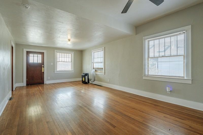 1258 Colorado Ave - Photo 4 of 10