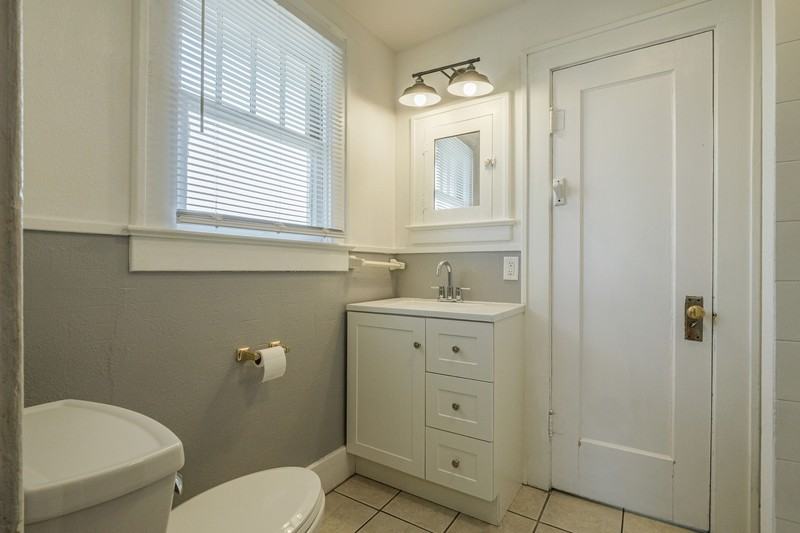 1258 Colorado Ave - Photo 6 of 10