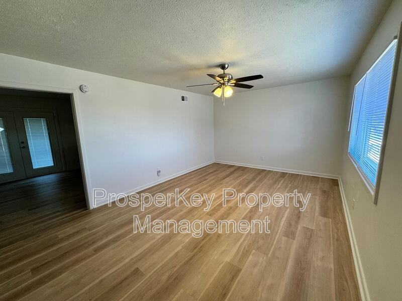 2119 Shelby St - Photo 3 of 19