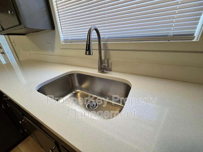 2119 Shelby St - Photo 7 of 19