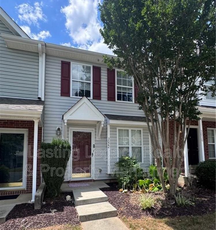 3022 Kensington Pl - Photo 3 of 12