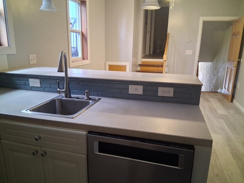 112 S 6th St - Photo 2 of 10