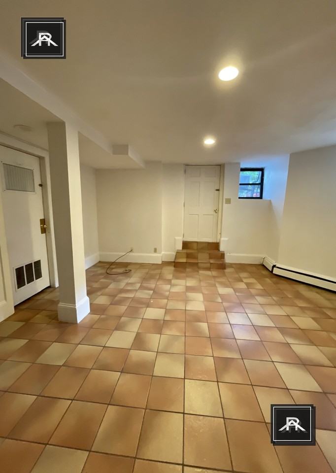 130 Chiswick Rd #B - Photo 5 of 7