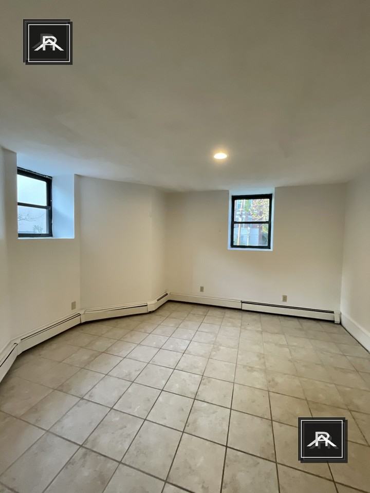 130 Chiswick Rd #B - Photo 6 of 7