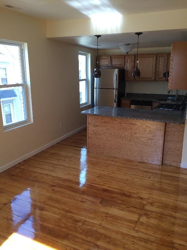 Smythe St #2 - Photo 2 of 14