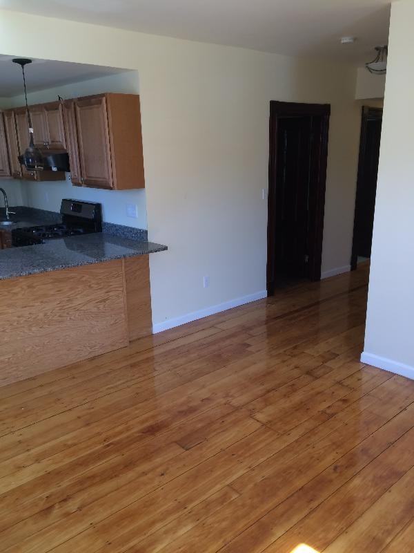 Smythe St #2 - Photo 3 of 14