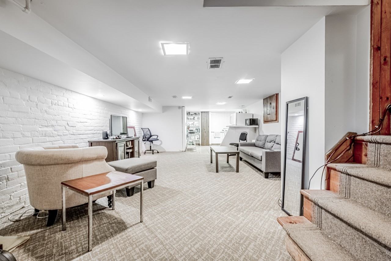 755 Gladstone Avenue #B - Photo 4 of 14