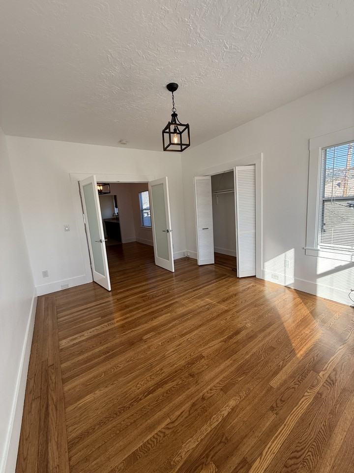 478 62nd St #A - Photo 7 of 11