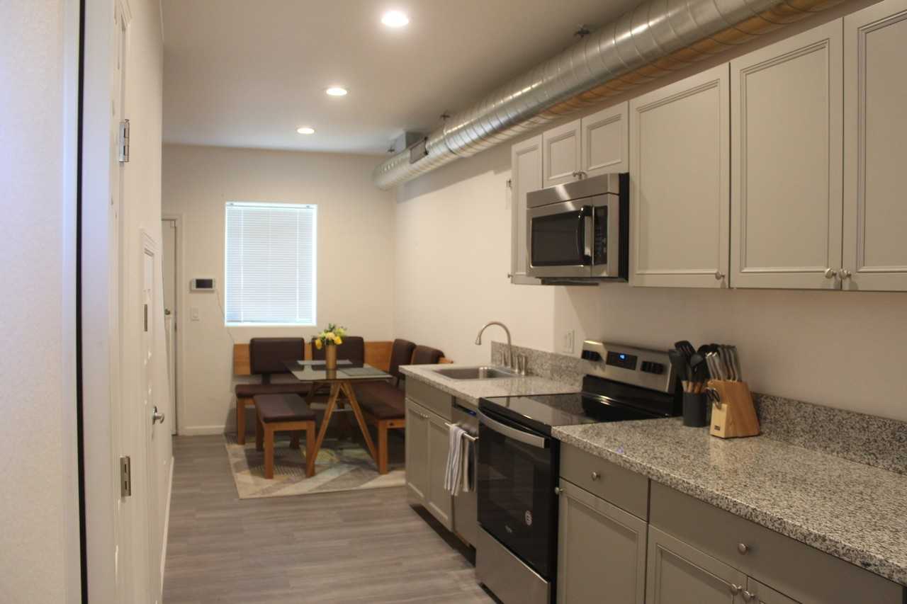 442 E 7th St #NA - Photo 3 of 12